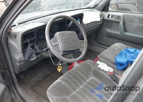 1991 Plymouth Acclaim Le z USA, uszkodzony, nr VIN 1P3XA5632MF692288